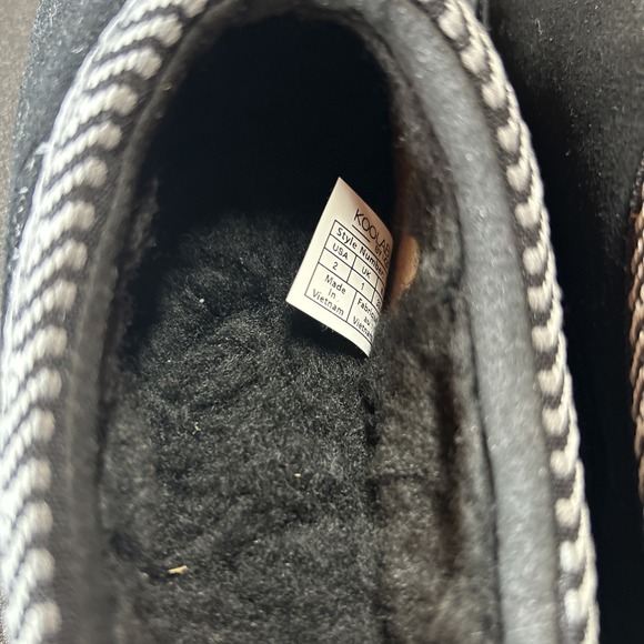 Girls Size 2 Ugg Koolaburra SLIP ONS Black Clogs - Picture 7 of 8